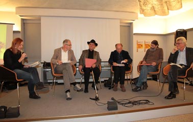 T. Raich legge un brano dal suo racconto