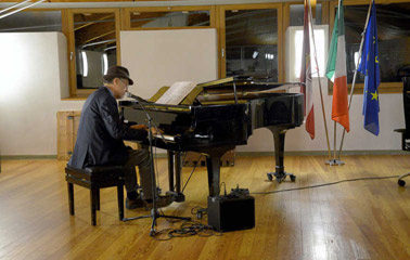 Dieter Oberdörfer  (fratello di Peter) organista, vocalista e compositore