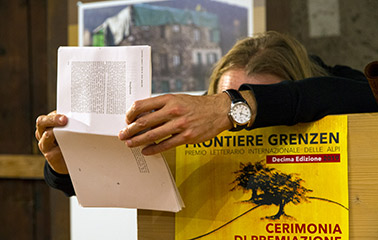 Jörg Zemmler presenta la sua performance